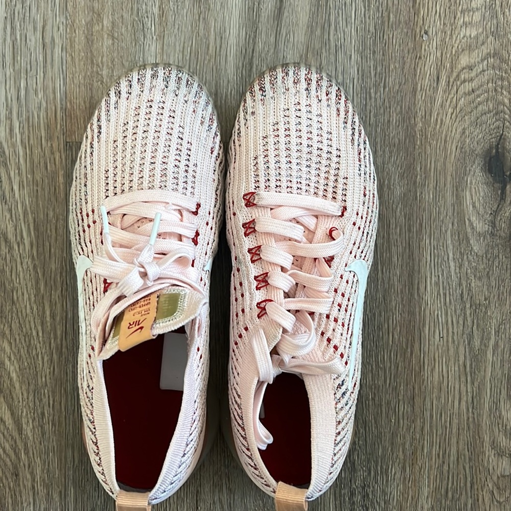 ** SOLD****Nike air vapormax